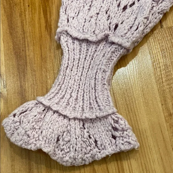 ♥️ 2X HOST PICK ♥️ FREE PEOPLE lilac crochet knit ruffle cropped cardigan M - Picture 4 of 8